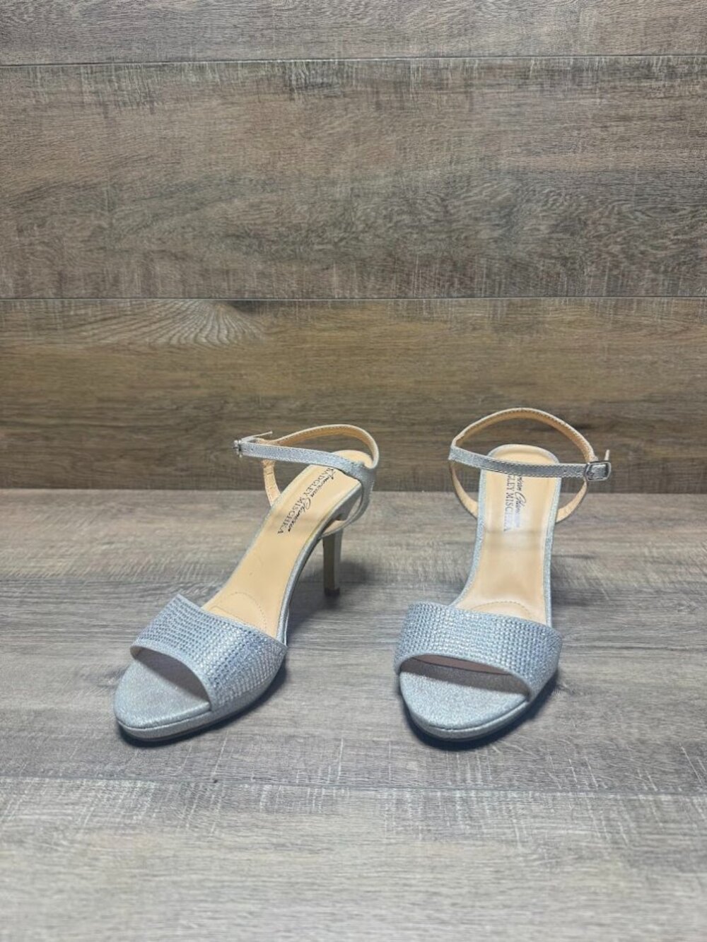 Badgley Mischka Yasmin Silver Sparkling Rhinestone Heels Women's Size 9